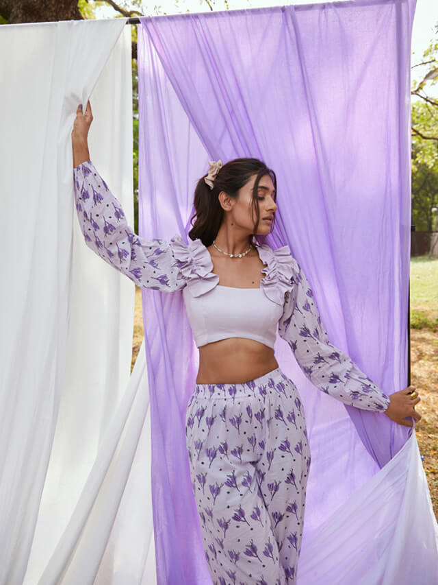 Dispersed capsule trousers