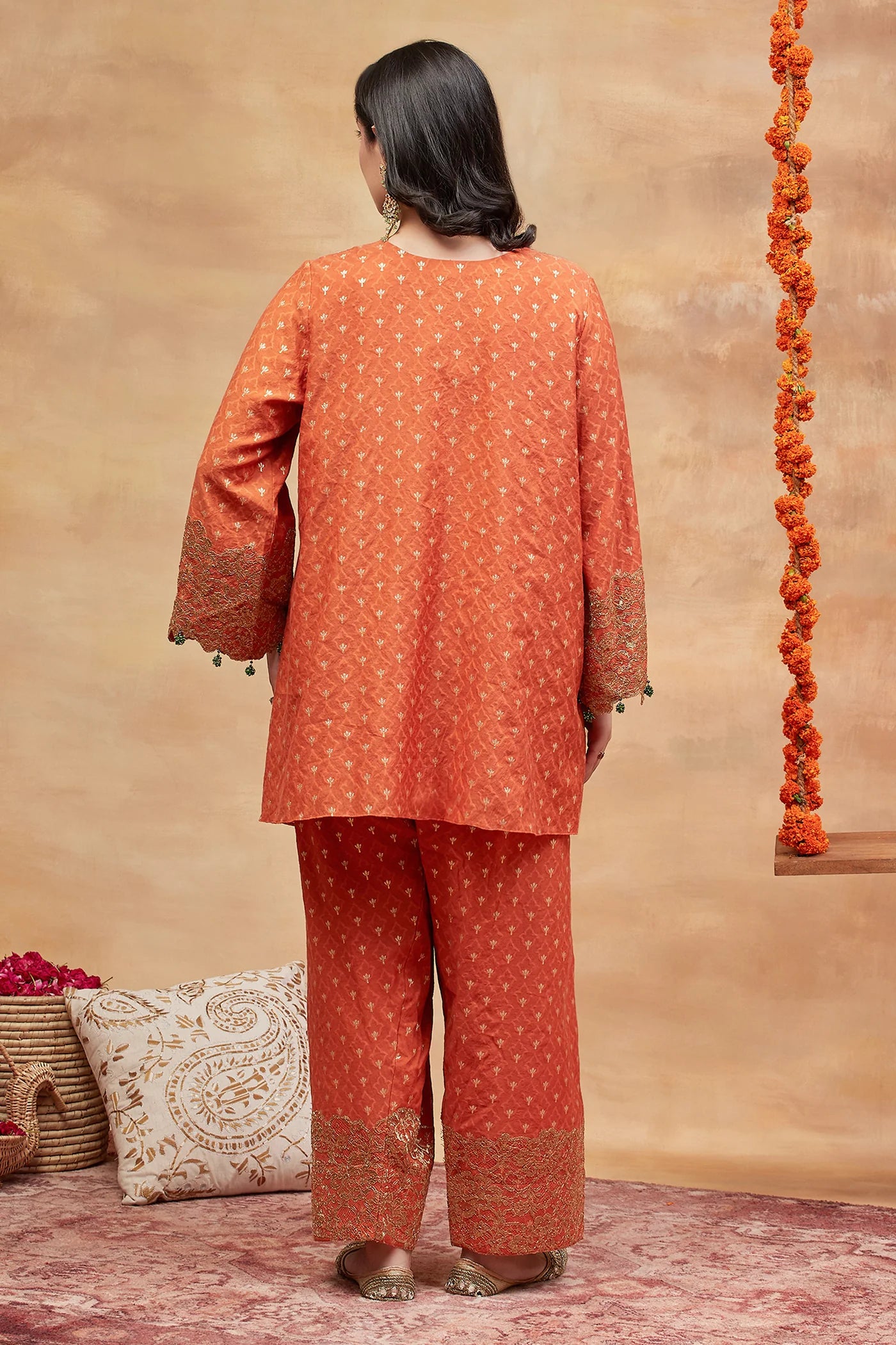 Manikarnika Sindoor Hand Embroidered Banarsi Farshi Set