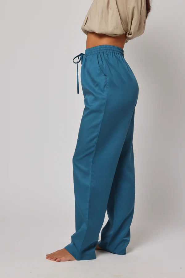 Nad Ki Kahani Pant - A Story of Comfort and Style