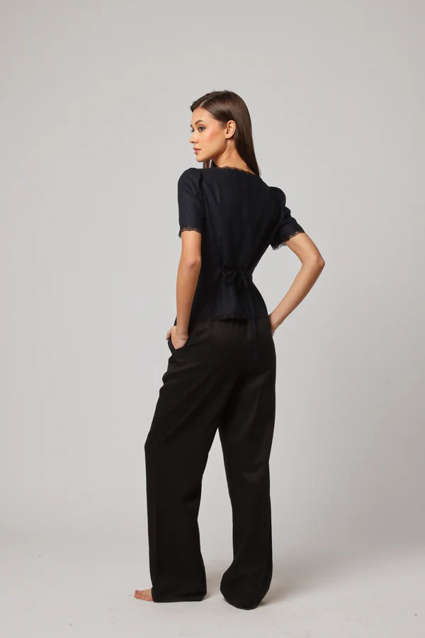 Tara Top - Effortless Elegance in Linen