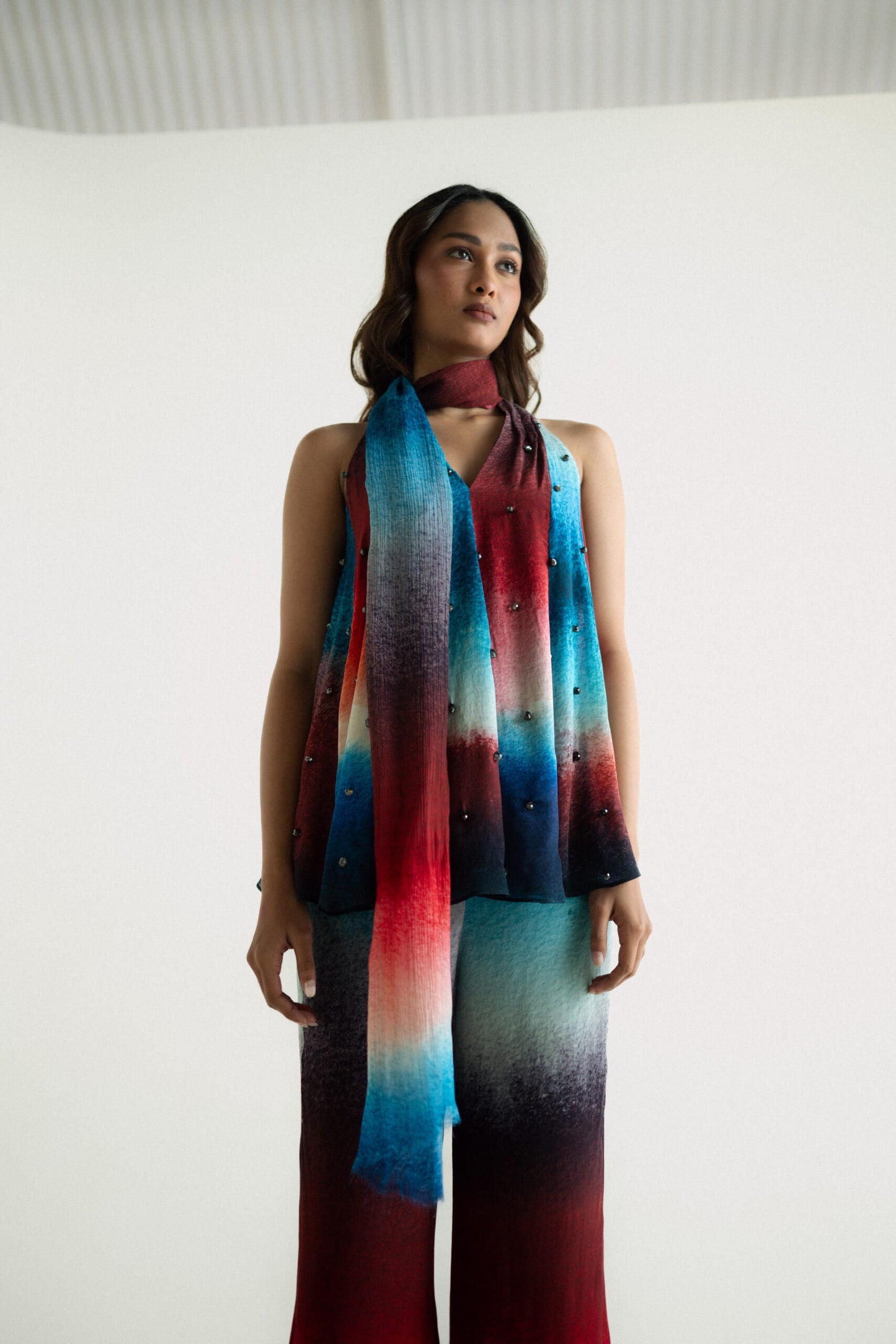 12 Kali Sleeveless Top With Embroidery and Stole
