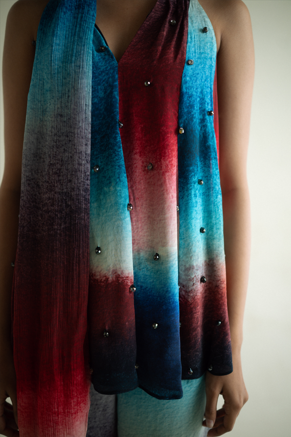 12 Kali Sleeveless Top With Embroidery and Stole