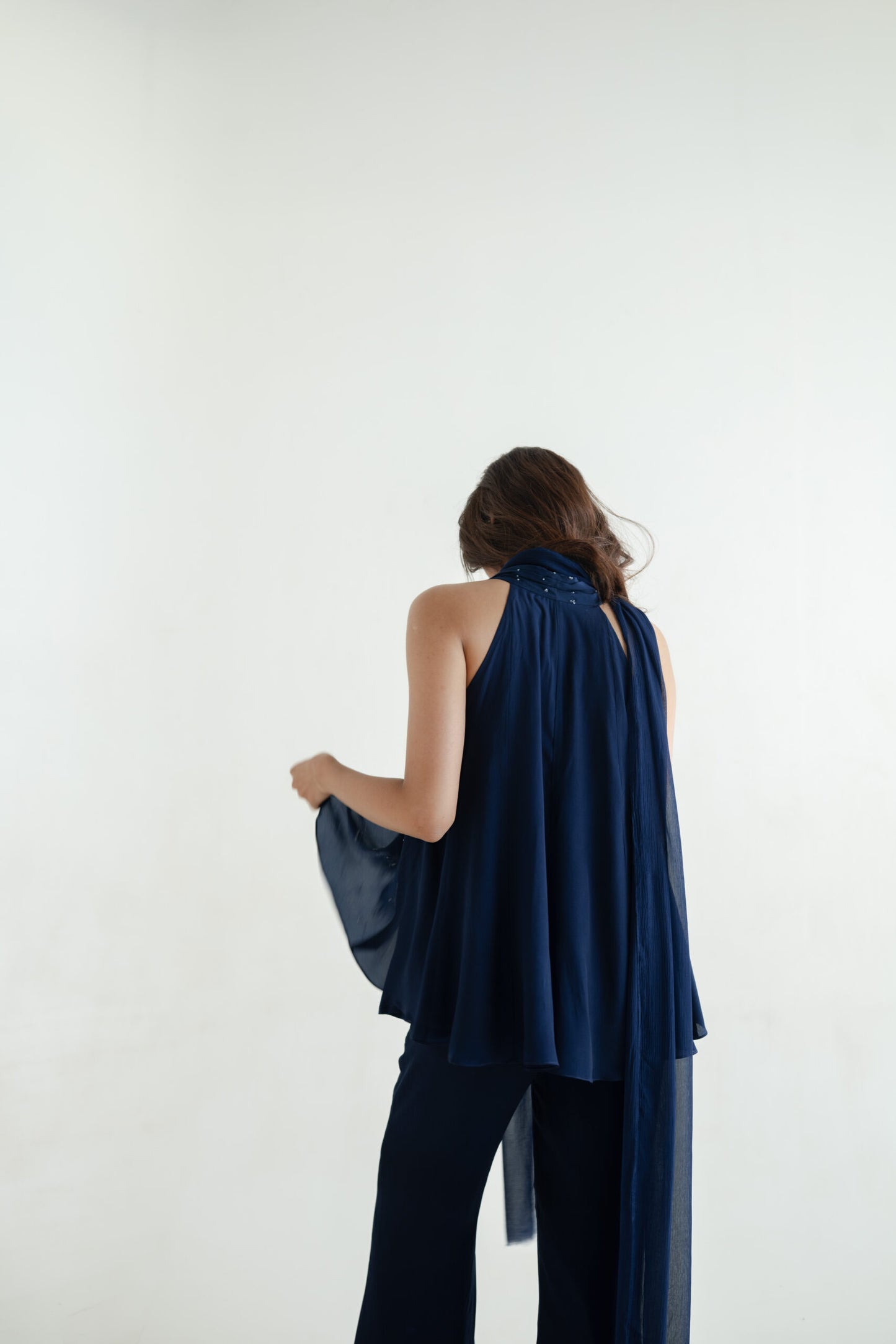 15 Kali Sleeveless Top With Embroidery and Stole