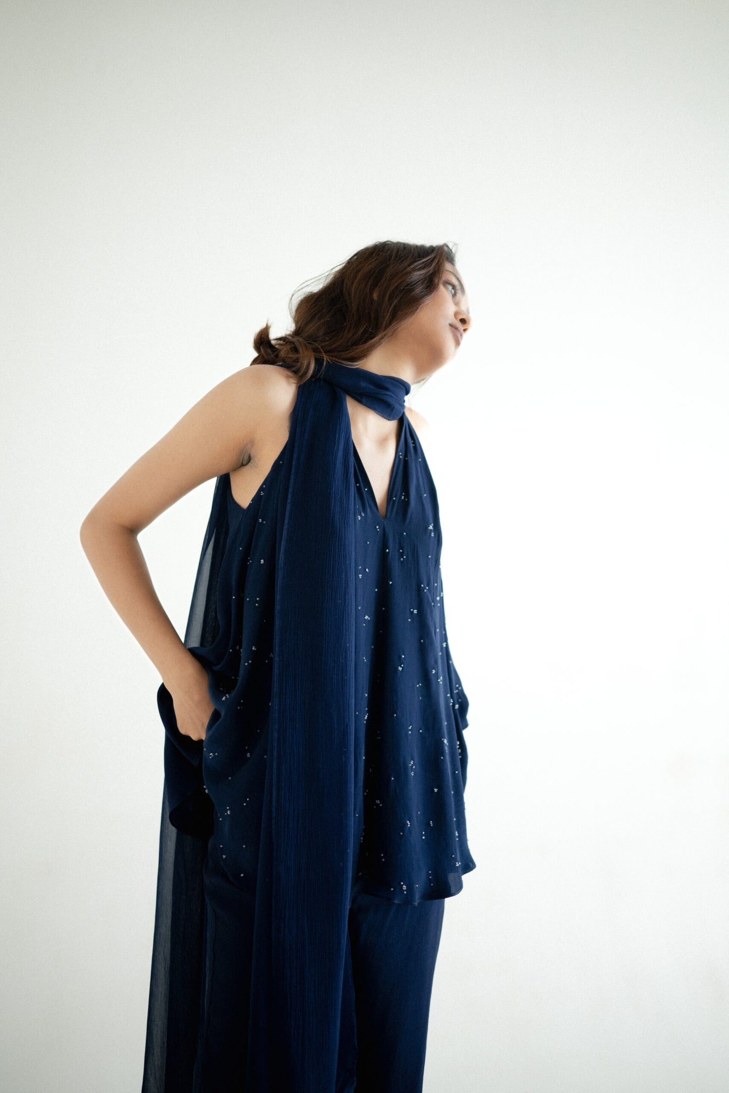 15 Kali Sleeveless Top With Embroidery and Stole