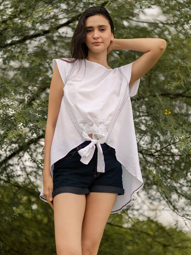 Sassystripes white high low knot top