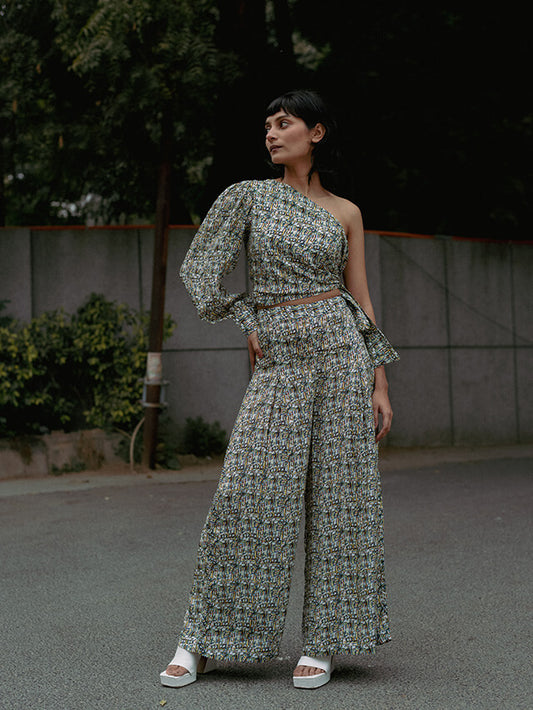 One shoulder tie top and box pleat pants