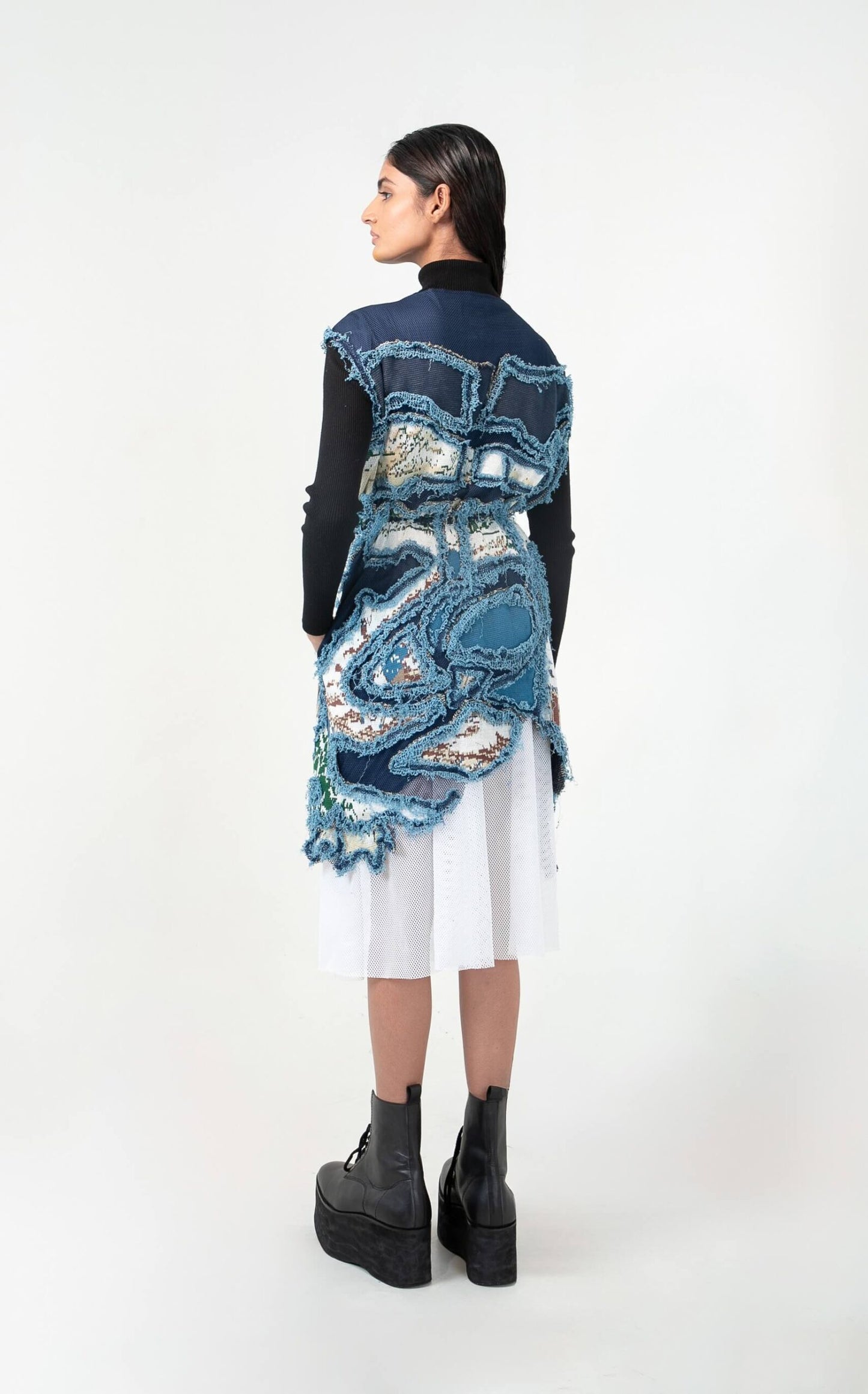 Broken Wave V-neck short dress with skirt