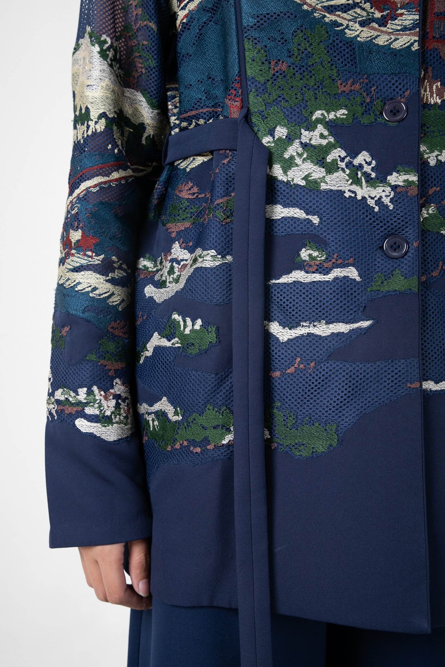 Crest applique coat set