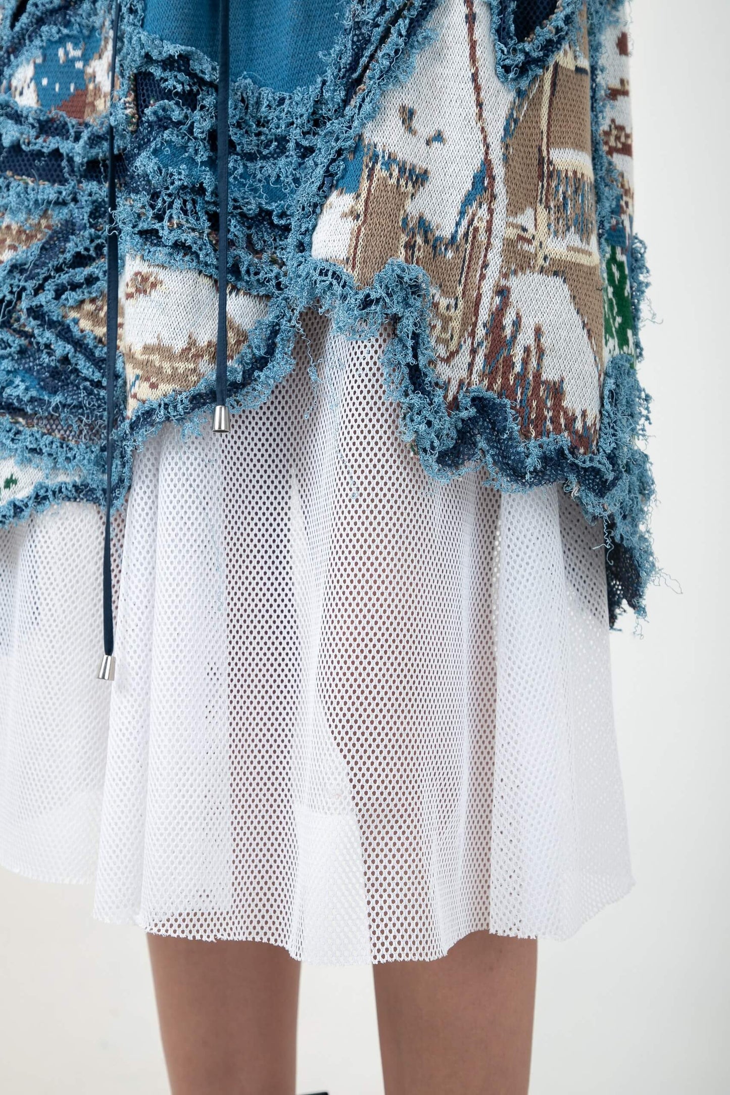 Broken Wave V-neck short dress with skirt