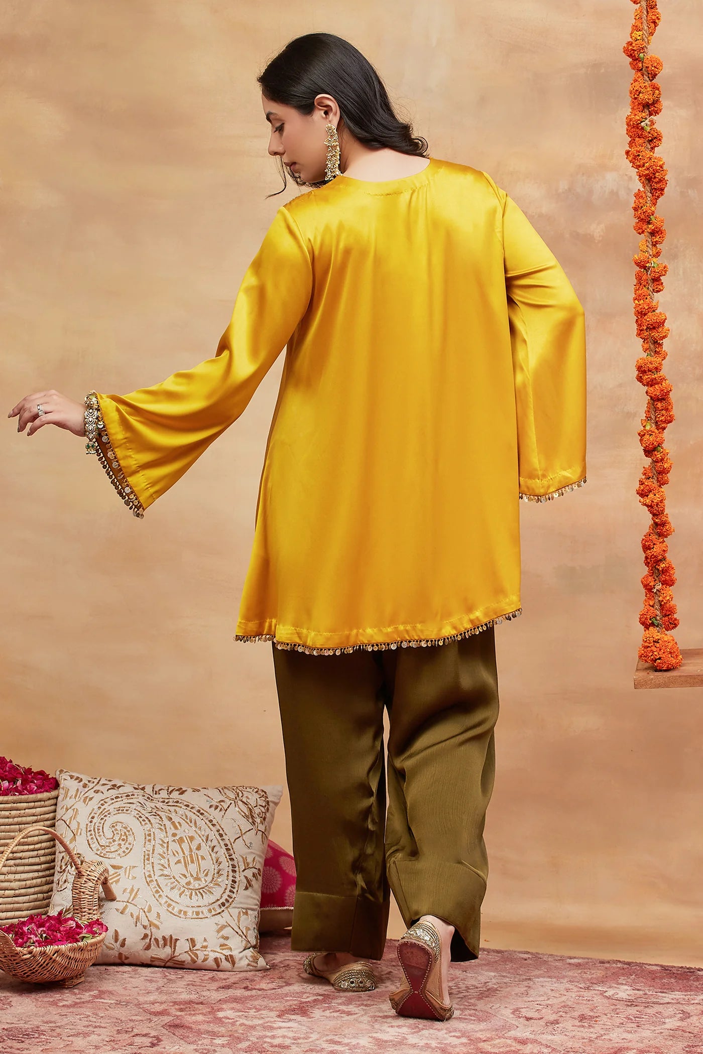 Annapurna Kanak Hand Embroidered Banarasi Farshi Set