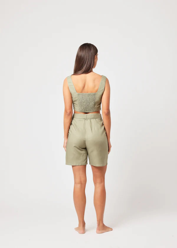 Fiza Shorts – A Statement in Effortless Elegance