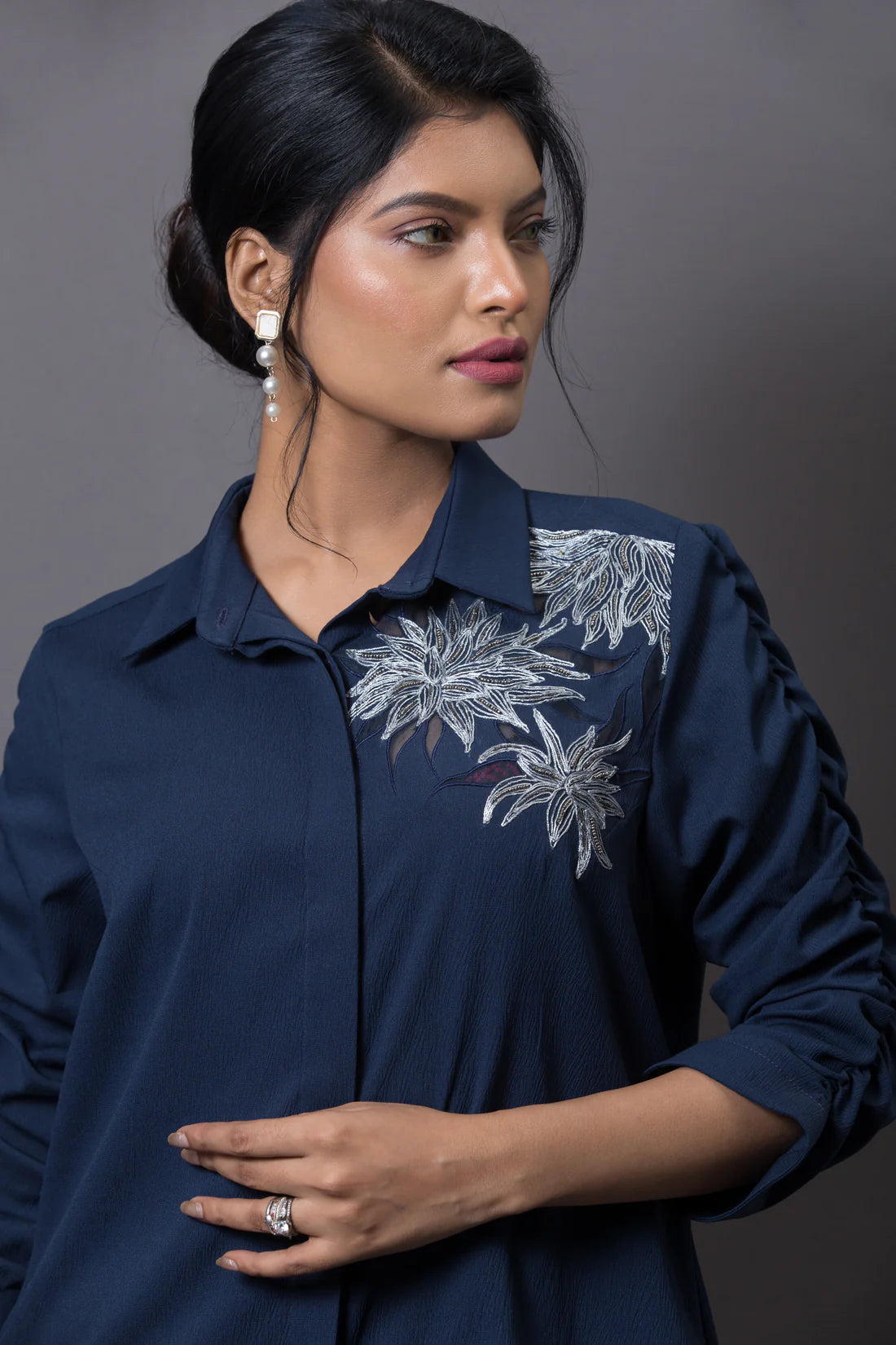 Single shoulder floral embroidered shirt