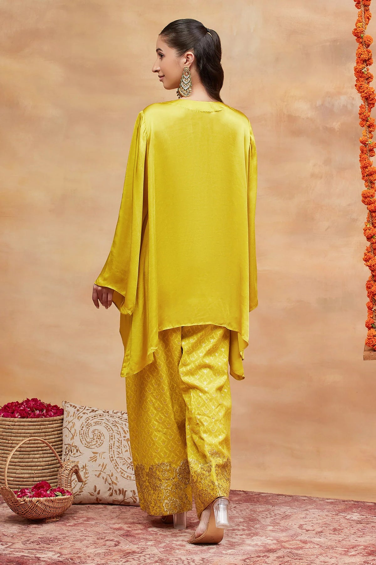 Kedar Peetambar Hand Embroidered Banarasi Farshi Set