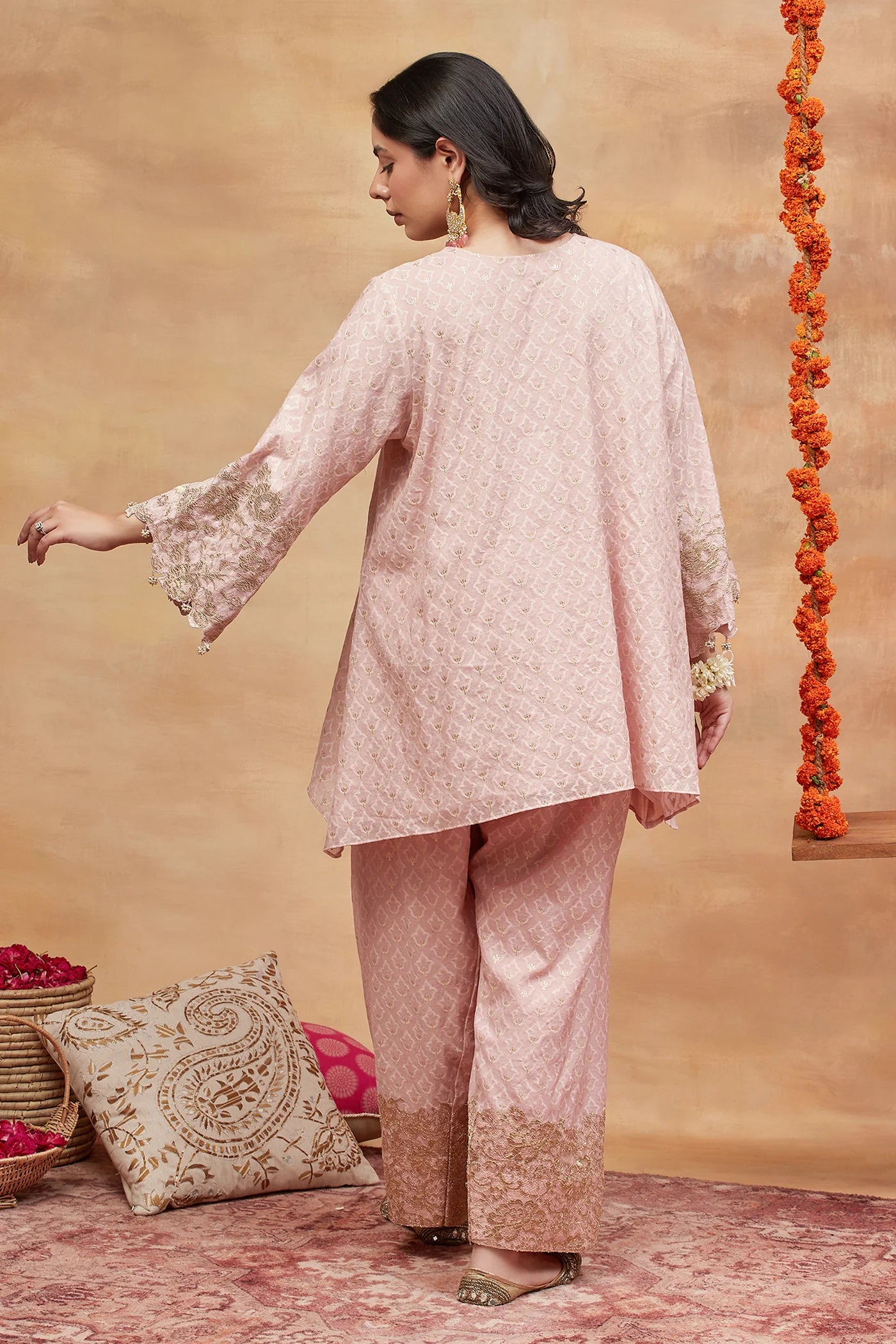 Manikarnika Kusum Hand Embroidered Banarsi Farshi Set