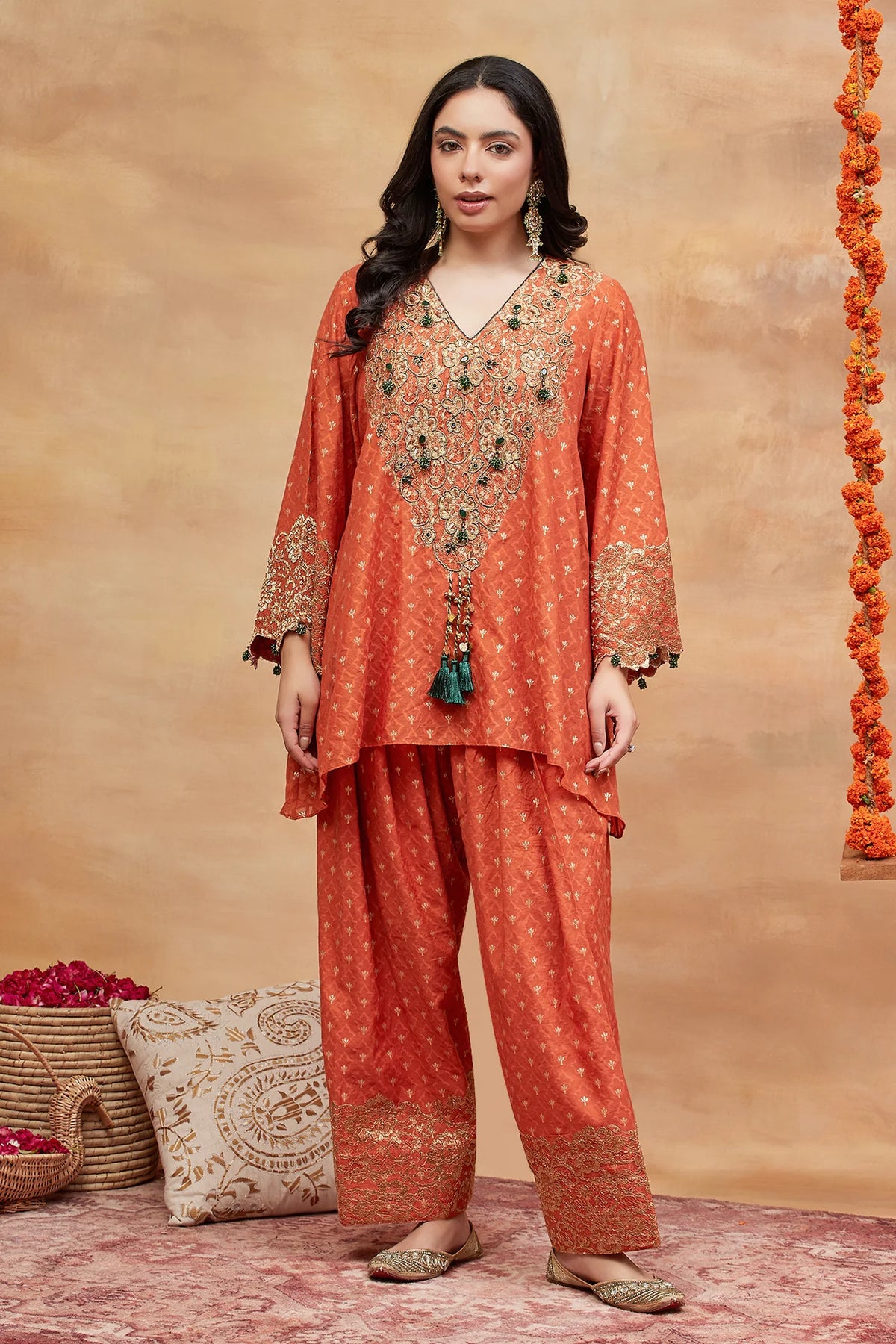 Manikarnika Sindoor Hand Embroidered Banarsi Farshi Set