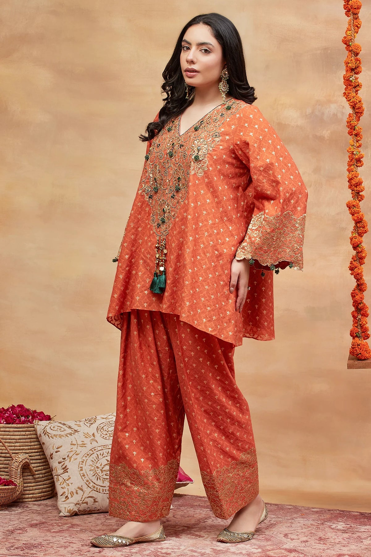 Manikarnika Sindoor Hand Embroidered Banarsi Farshi Set