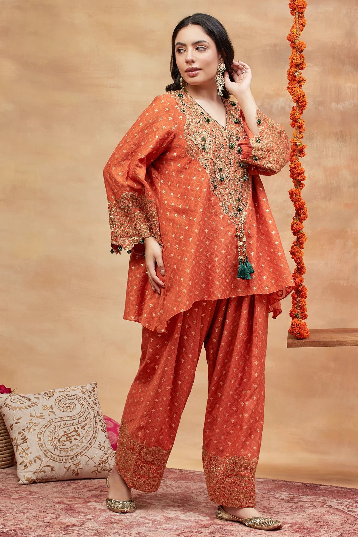 Manikarnika Sindoor Hand Embroidered Banarsi Farshi Set