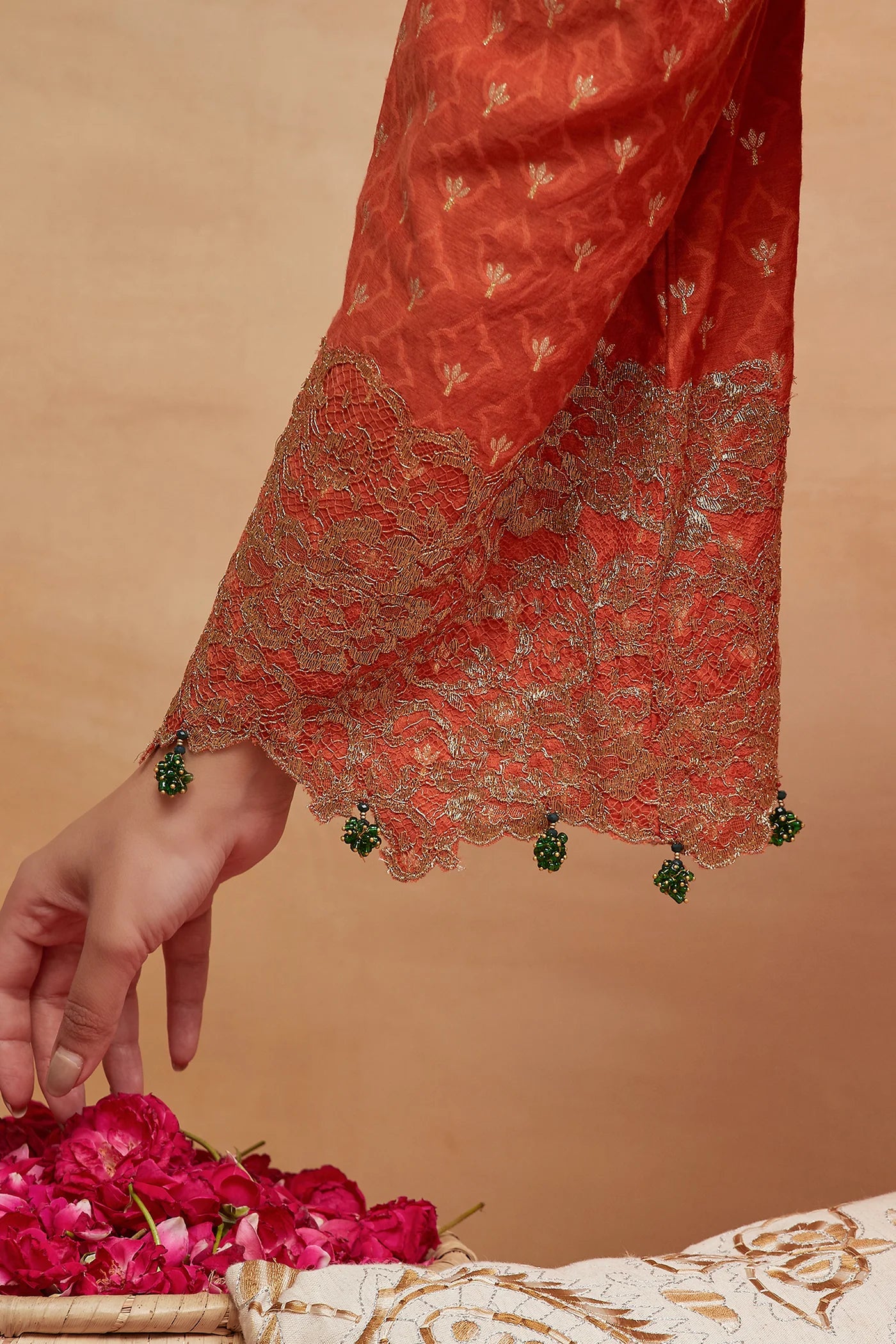 Manikarnika Sindoor Hand Embroidered Banarsi Farshi Set