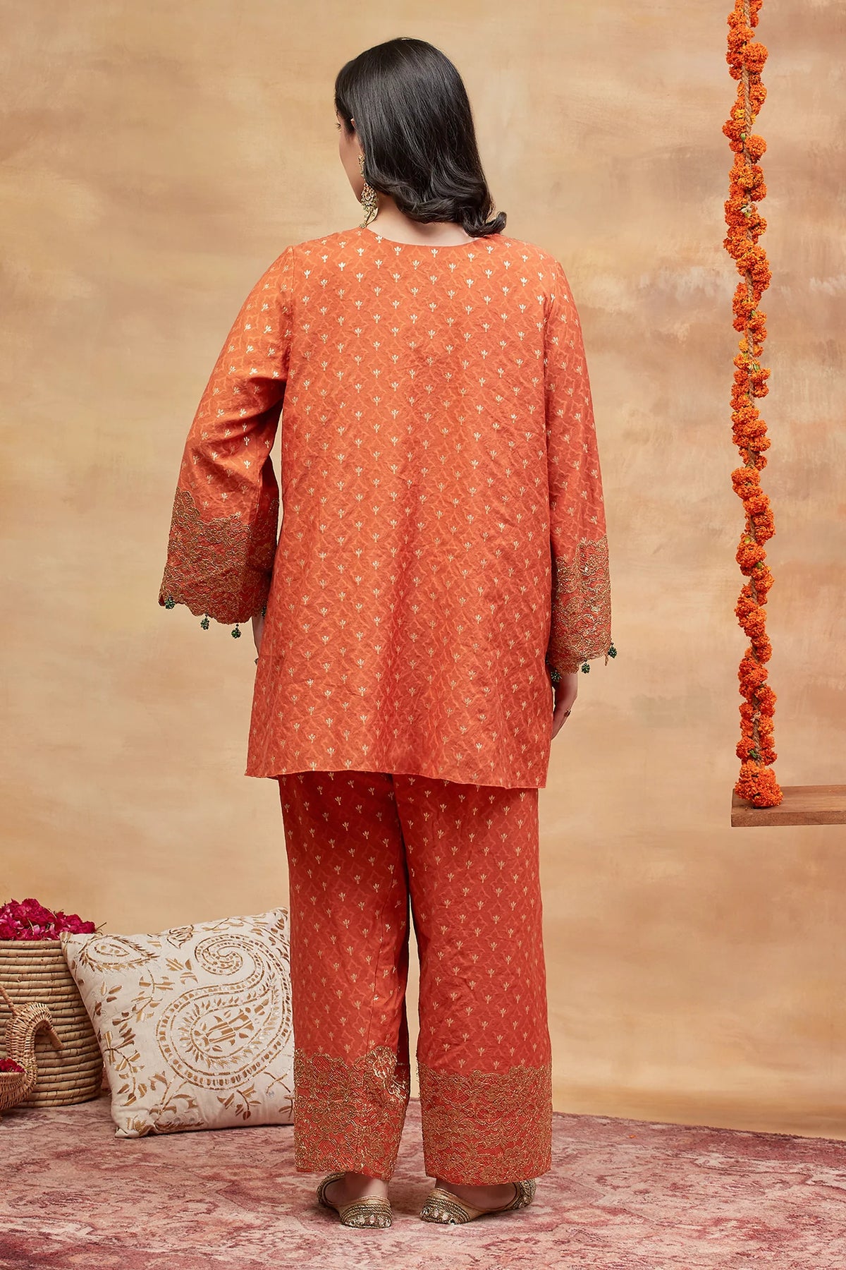 Manikarnika Sindoor Hand Embroidered Banarsi Farshi Set