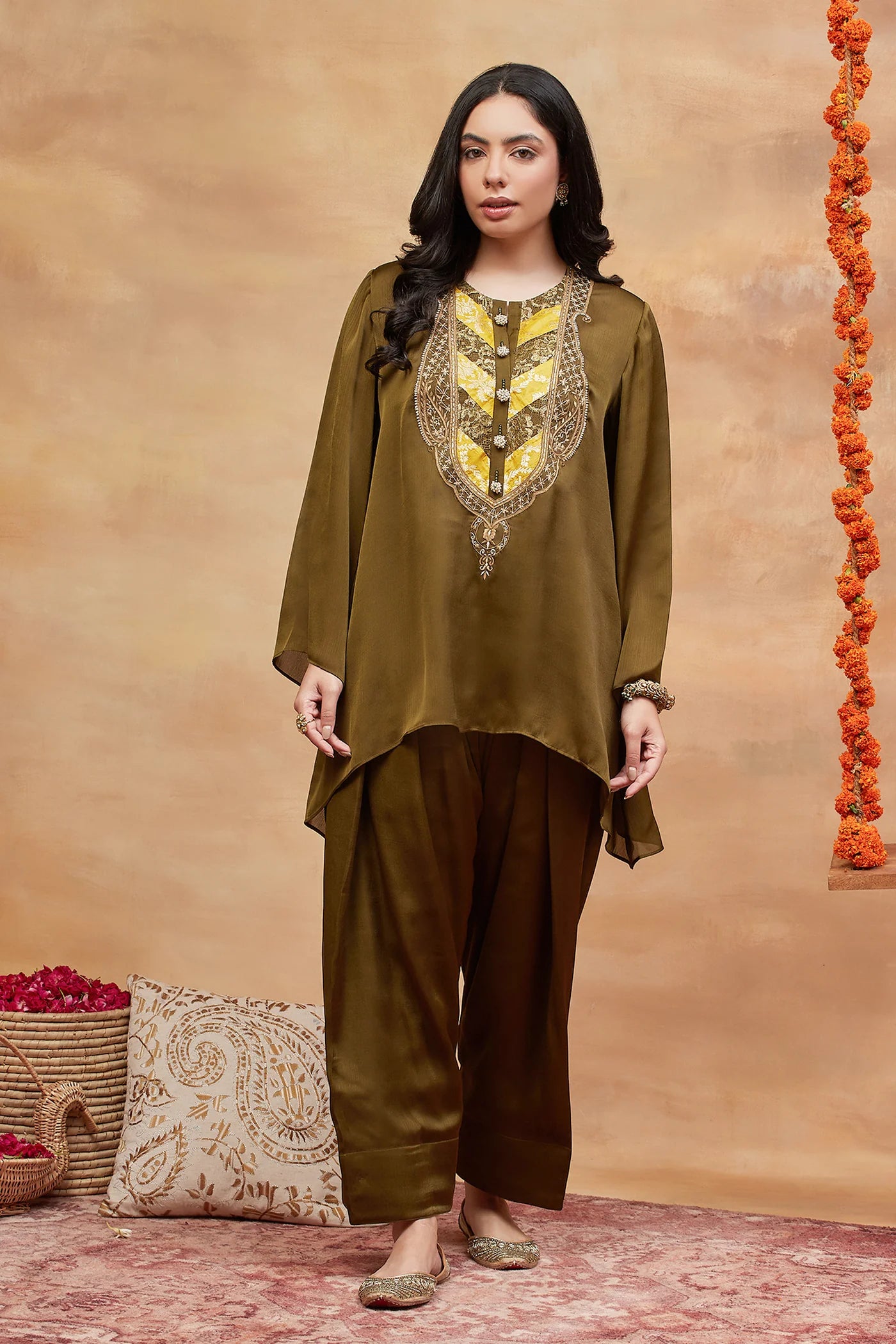Meer Harit Hand Embroidered Banarasi Farshi Set