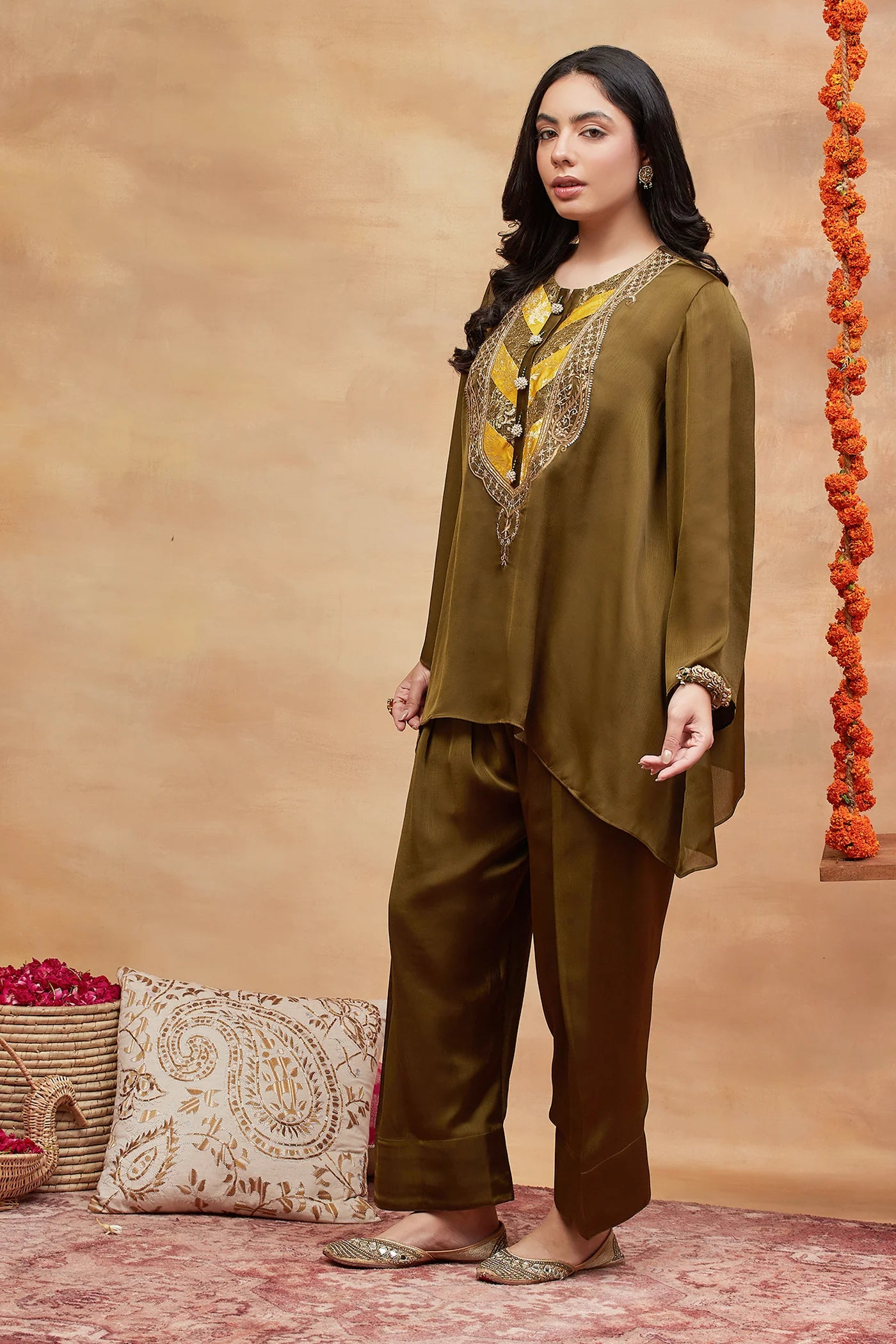 Meer Harit Hand Embroidered Banarasi Farshi Set
