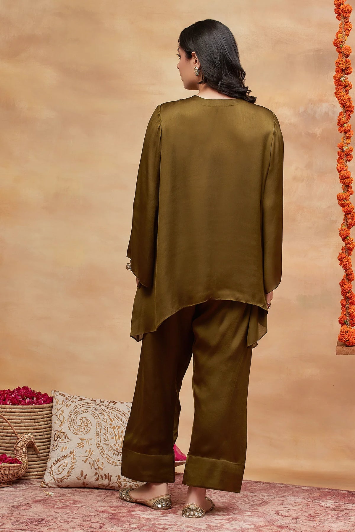 Meer Harit Hand Embroidered Banarasi Farshi Set
