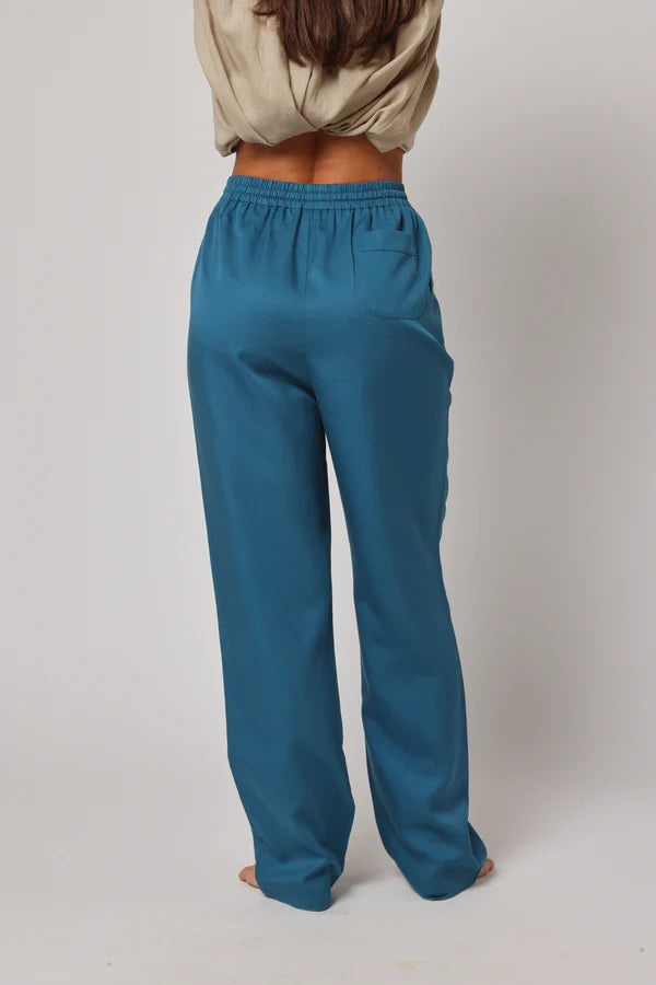 Nad Ki Kahani Pant - A Story of Comfort and Style