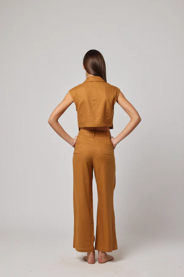 Numa Top – The Essence of Power And Poise