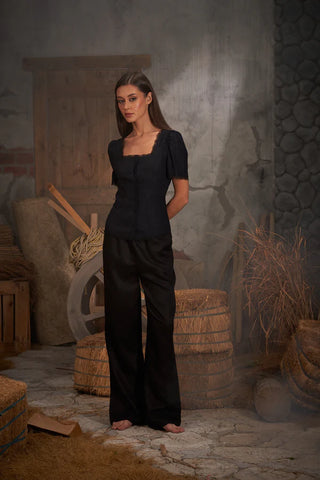 Tara Top - Effortless Elegance in Linen
