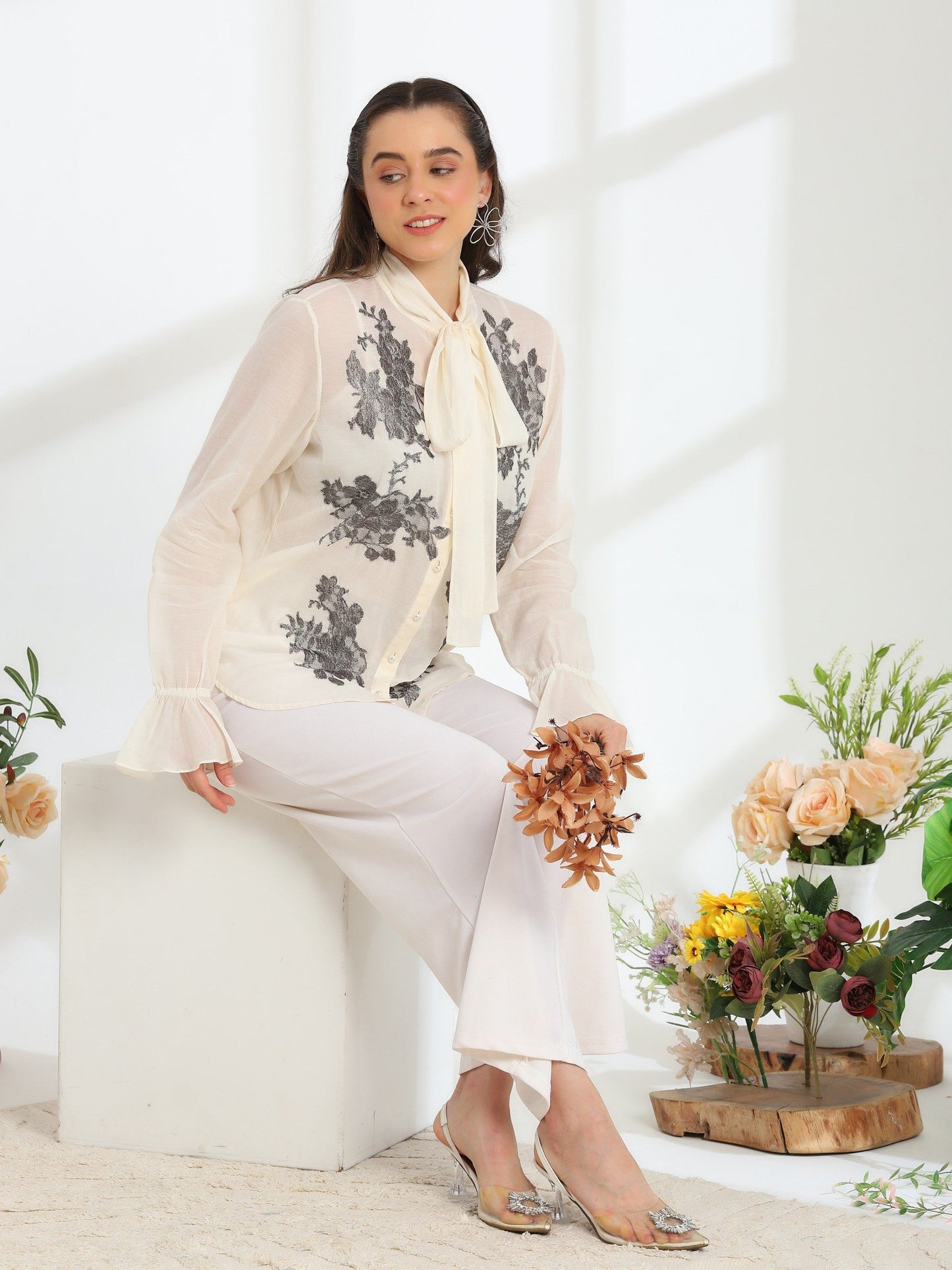 Solaire Ivory Spring Metalic Mul Cotton Top